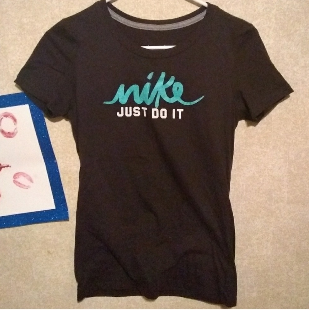 Nike Tee*